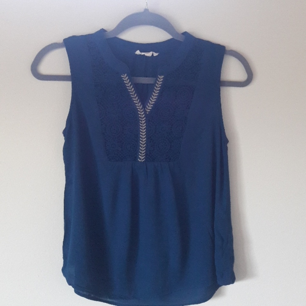 Sleeveless top